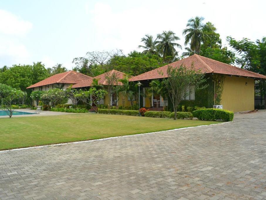 Hotel Riverside Resort And Spa Kumbakonam Exterior photo