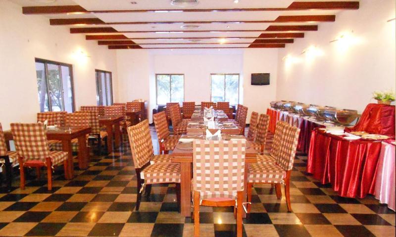 Hotel Riverside Resort And Spa Kumbakonam Exterior photo