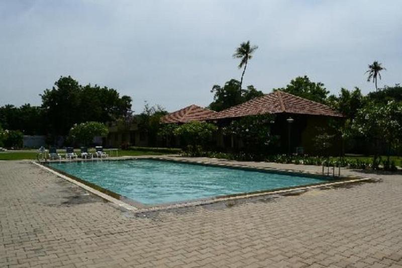 Hotel Riverside Resort And Spa Kumbakonam Exterior photo